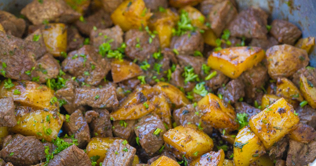 Herby Garlic Butter Steak Bites With Potatoes 