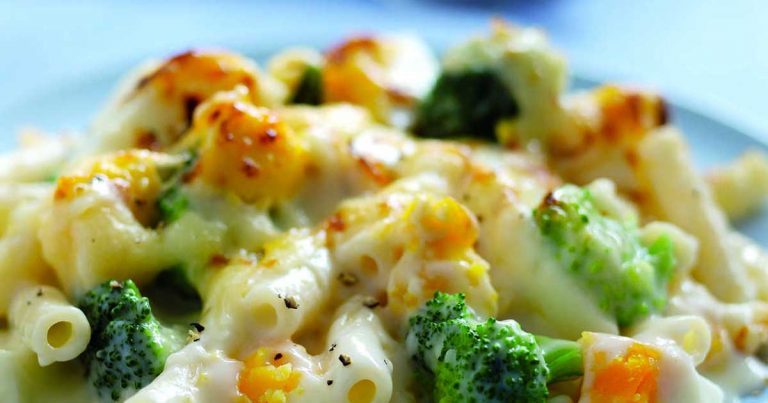 Chicken Broccoli Macaroni and Cheese with Bacon