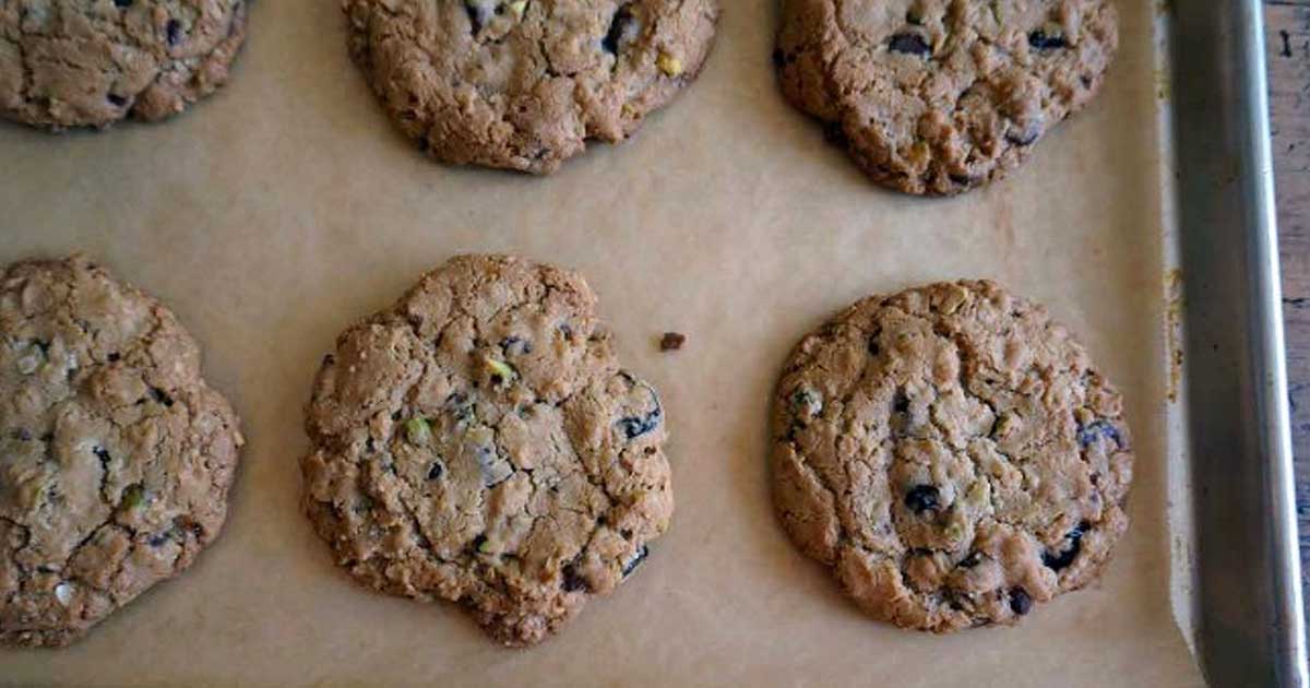 Big and Chewy Oatmeal Cookies with Cherries, Chocolate and Pistachios
